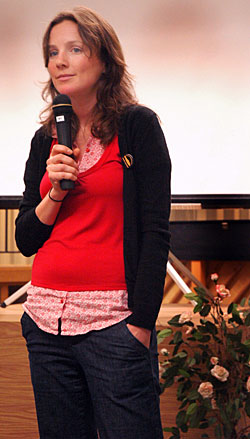shauna Shauna MacKinnon answers questions at the latest Green Wednesday event in Langley. (Zoë Tarlow photo)
