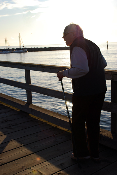 A white rock senior takes advantage of the late-November sunny day by keeping active. (Kristi Jut photo)